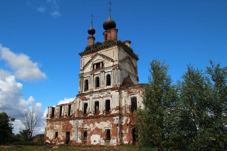 Троицкая церковь в Веси