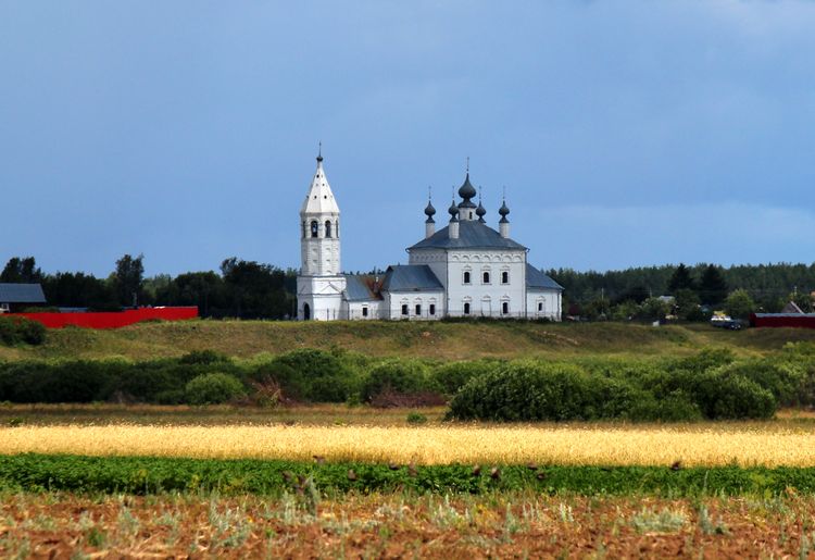 Богородице-Рождественская церковь в Менчакове