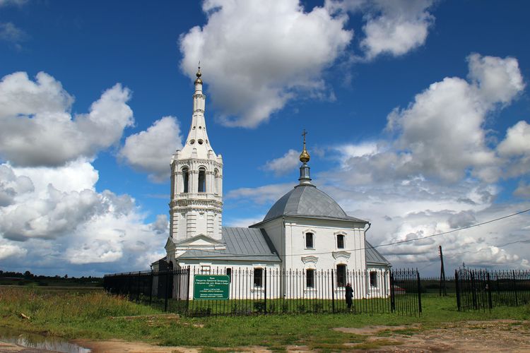 Рождественская церковь в Романове