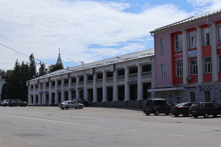 Торговые ряды в Гусе-Хрустальном