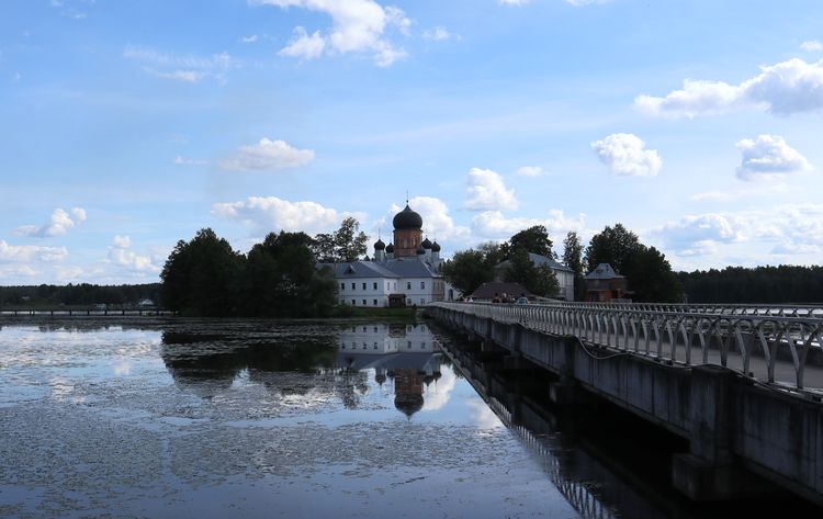 Введенский Островной монастырь