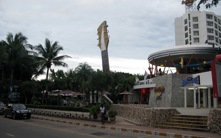 Hard Rock Cafe в Паттайе